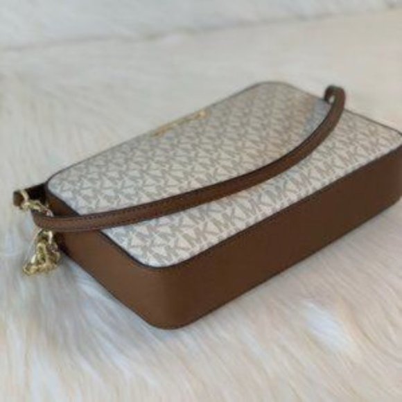 ❤️Michael Kors LG EW Crossbody Bag Vanilla - Picture 8 of 11